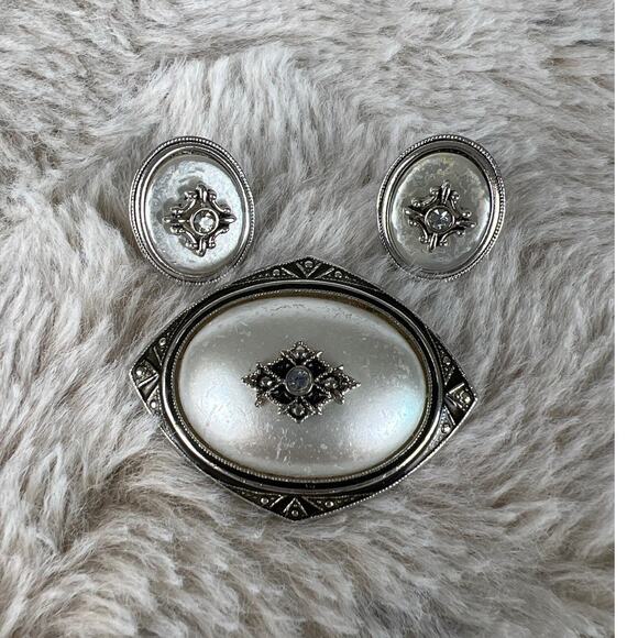 Vintage Avon Pin and Earring Set Earrings can be worn three ways Silver Metal - Picture 1 of 11